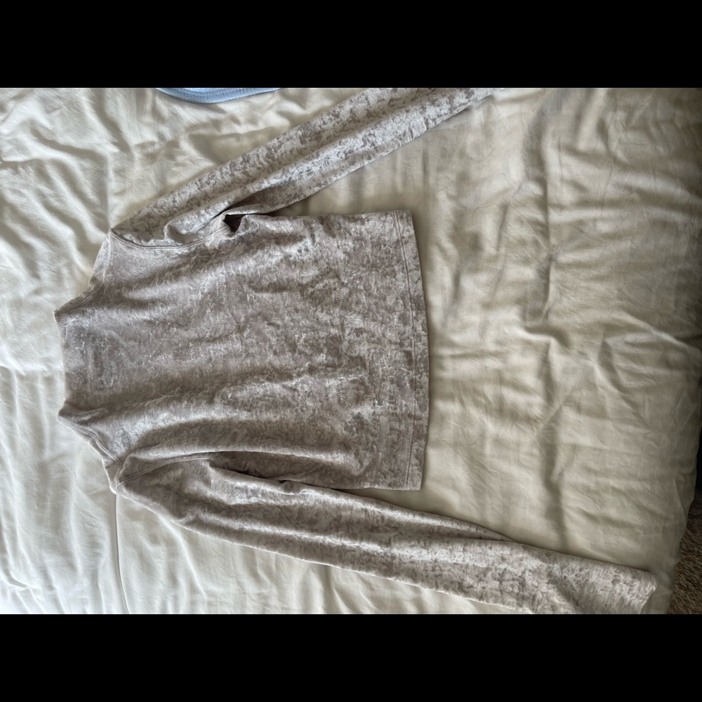 Lululemon mock neck velvet crop top